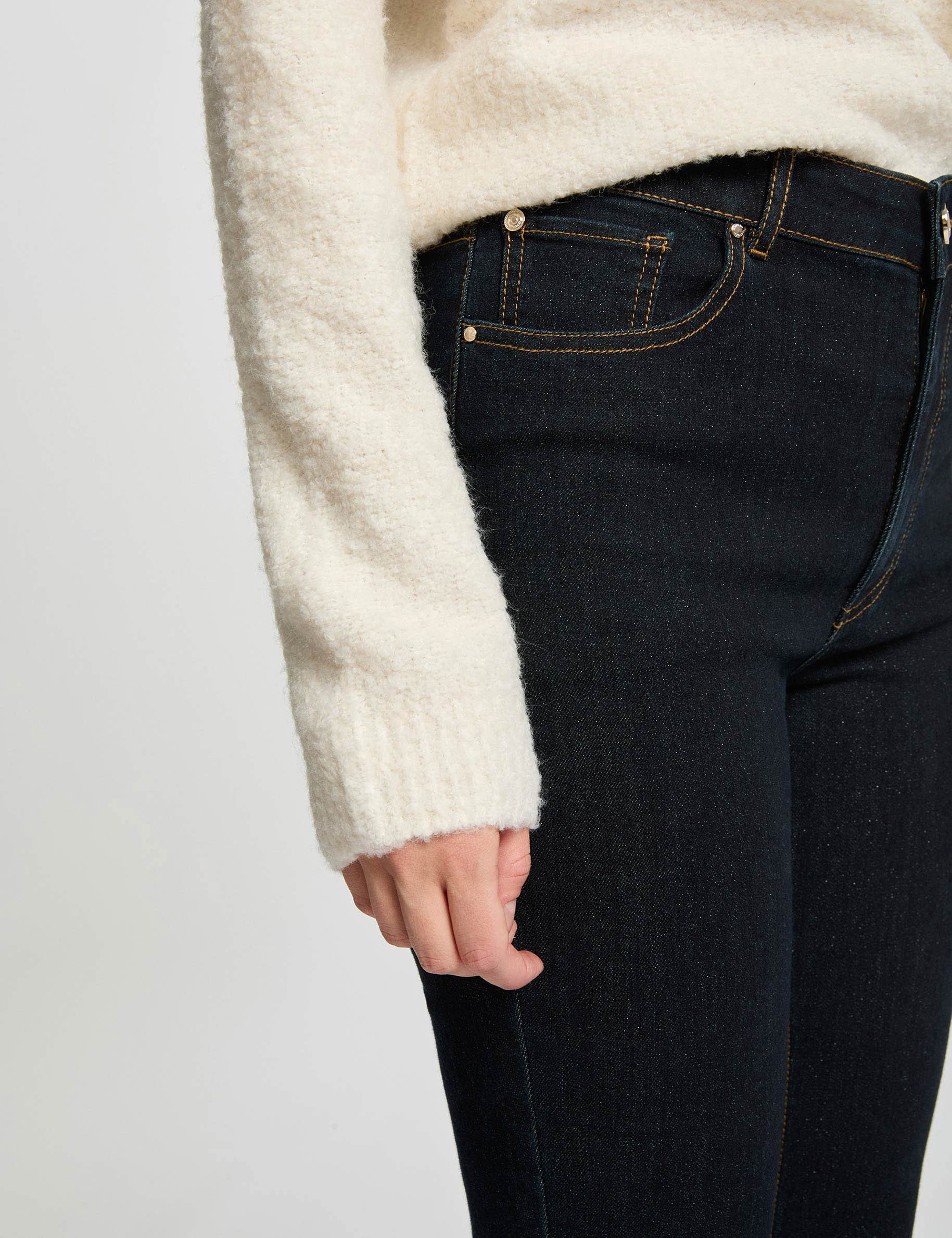 High-waisted bootcut jeans raw denim women