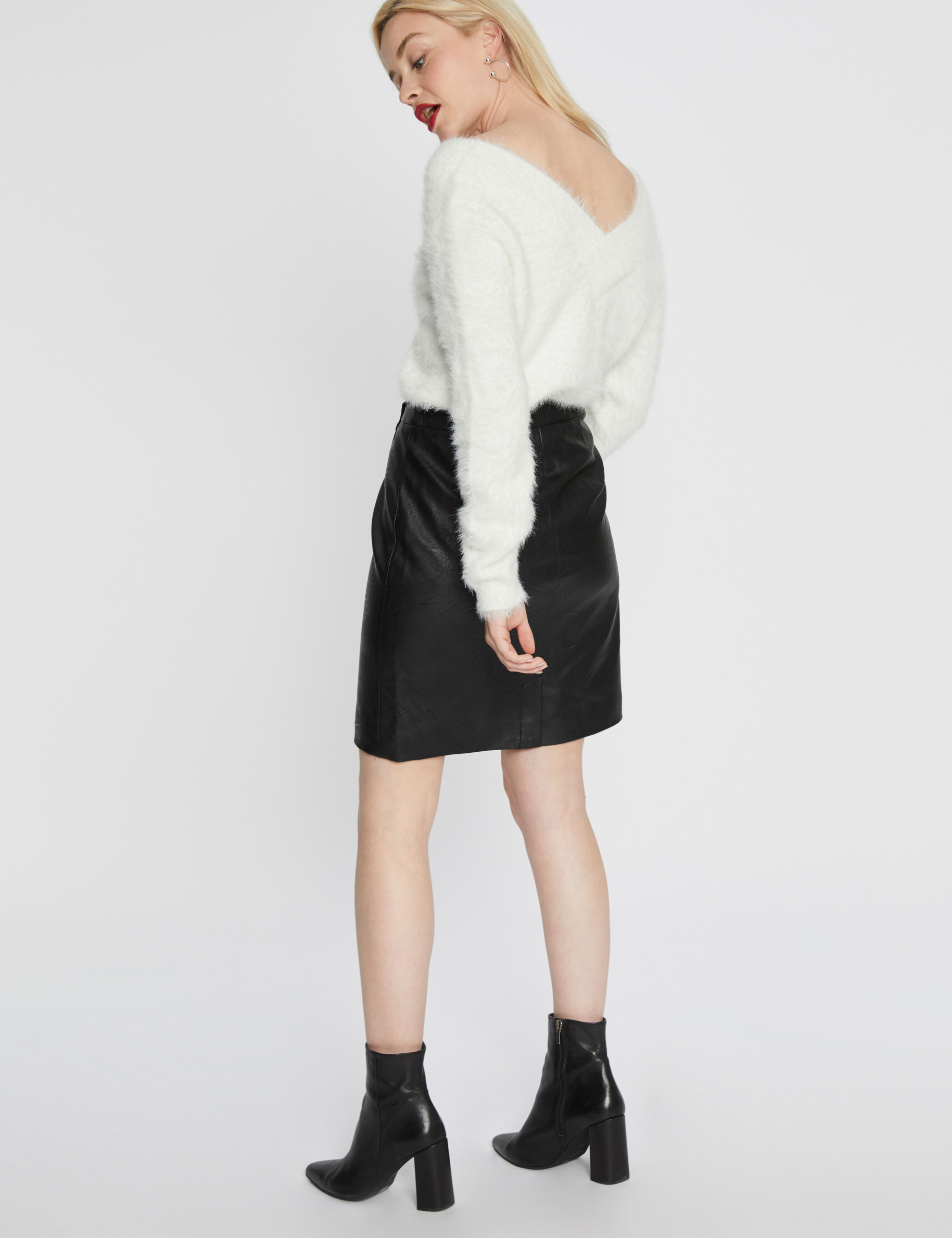Fluffy knit jumper V-neck front and back ivory women