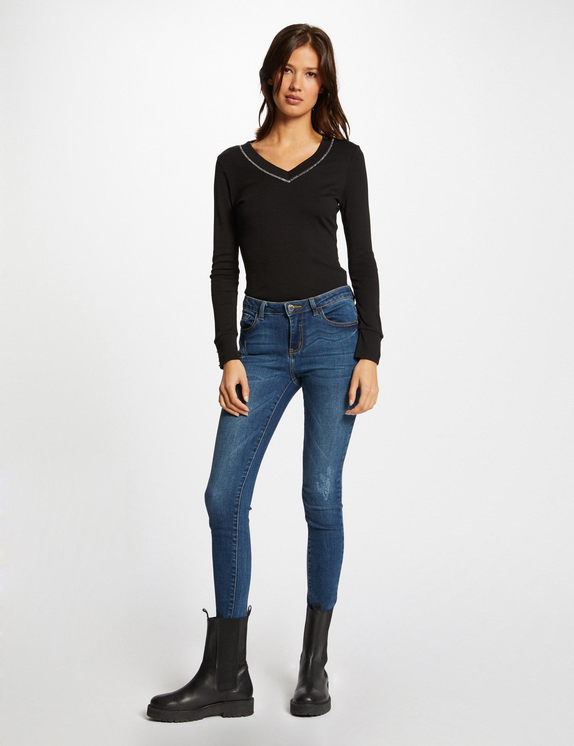 Long-sleeved t-shirt with V-neck black ladies' Long-sleeved t-shirt with V-neck black ladies'