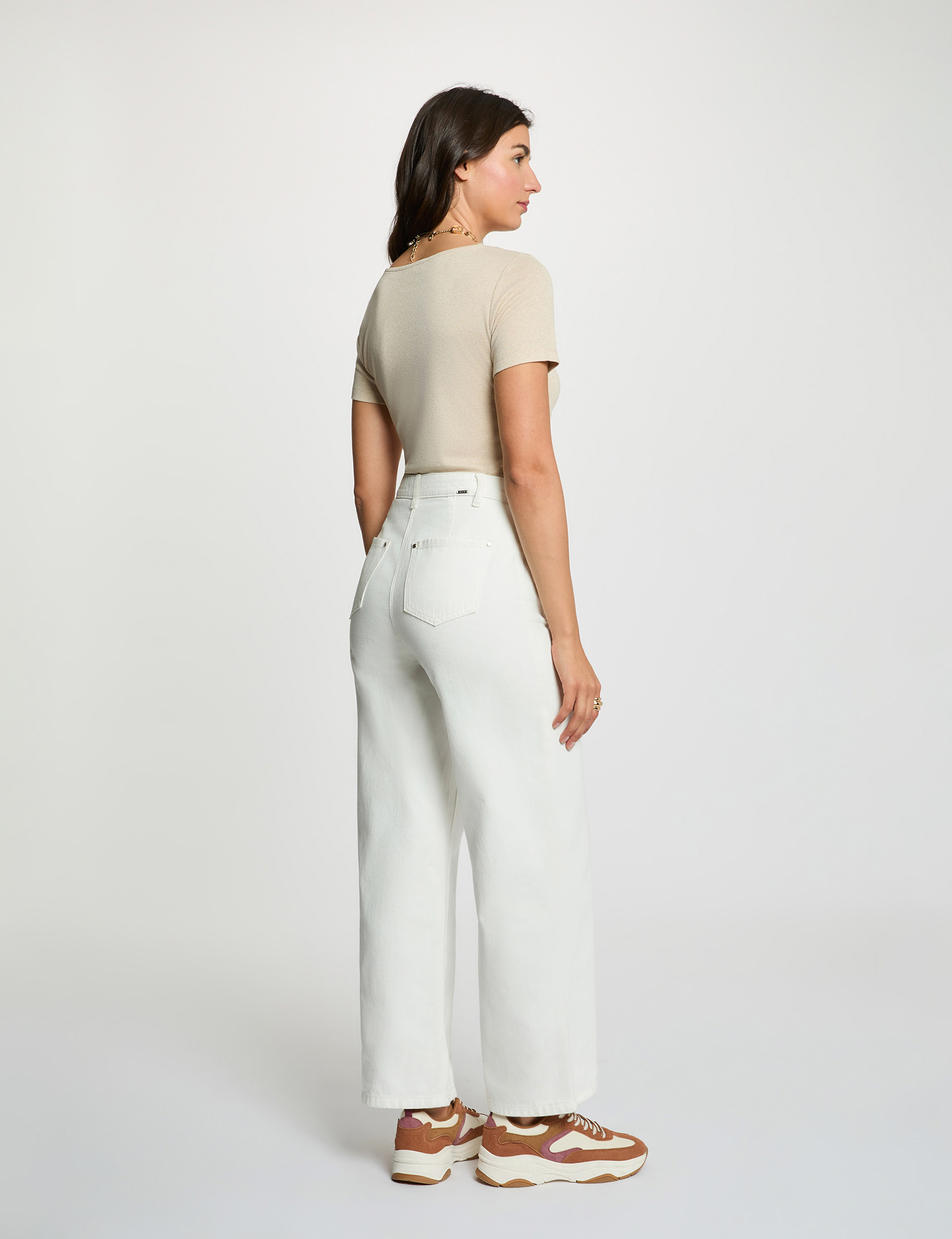 Fitted v-neck t-shirt ivory women