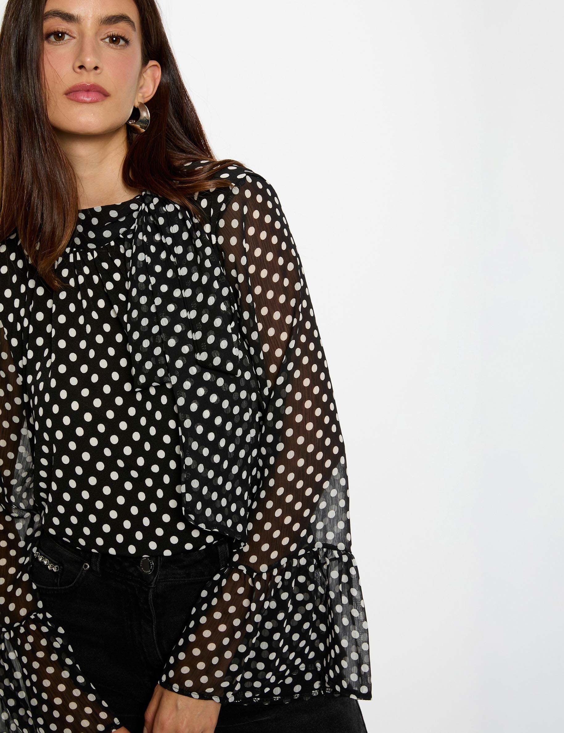 T-shirt with lavallière collar black women