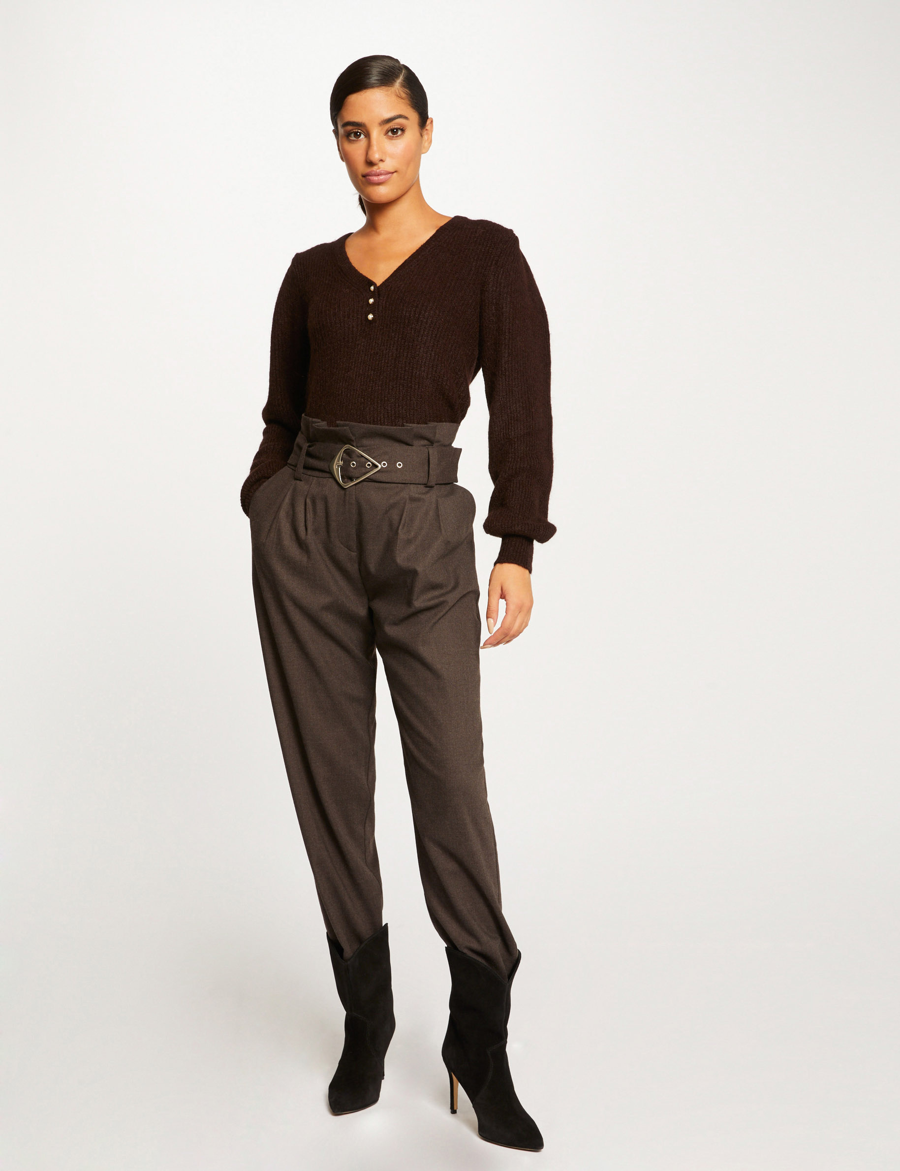 long sleeved jumper with v neck dark brown ladies Long-sleeved jumper with V-neck dark brown ladies'