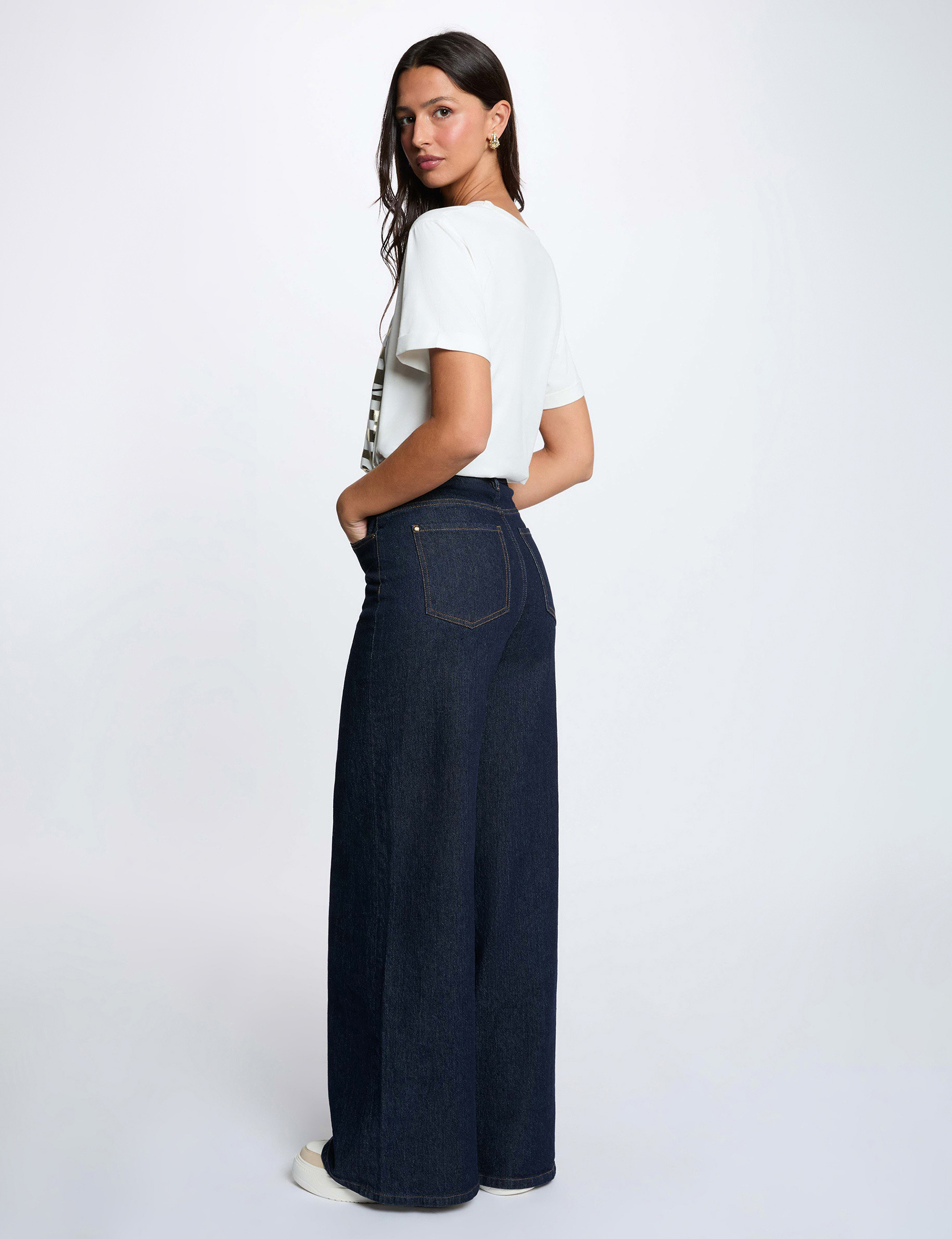 Round neck t-shirt white women