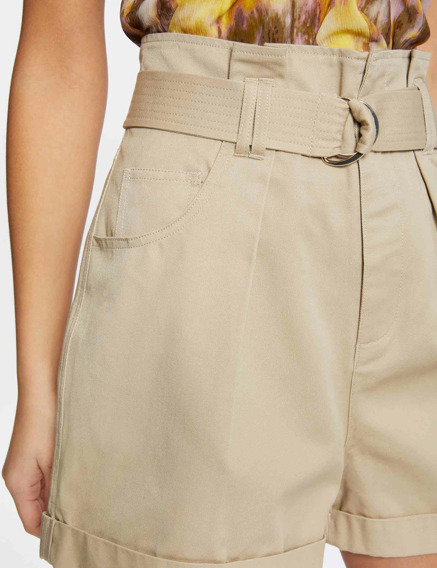 High-waisted loose belted shorts beige ladies'