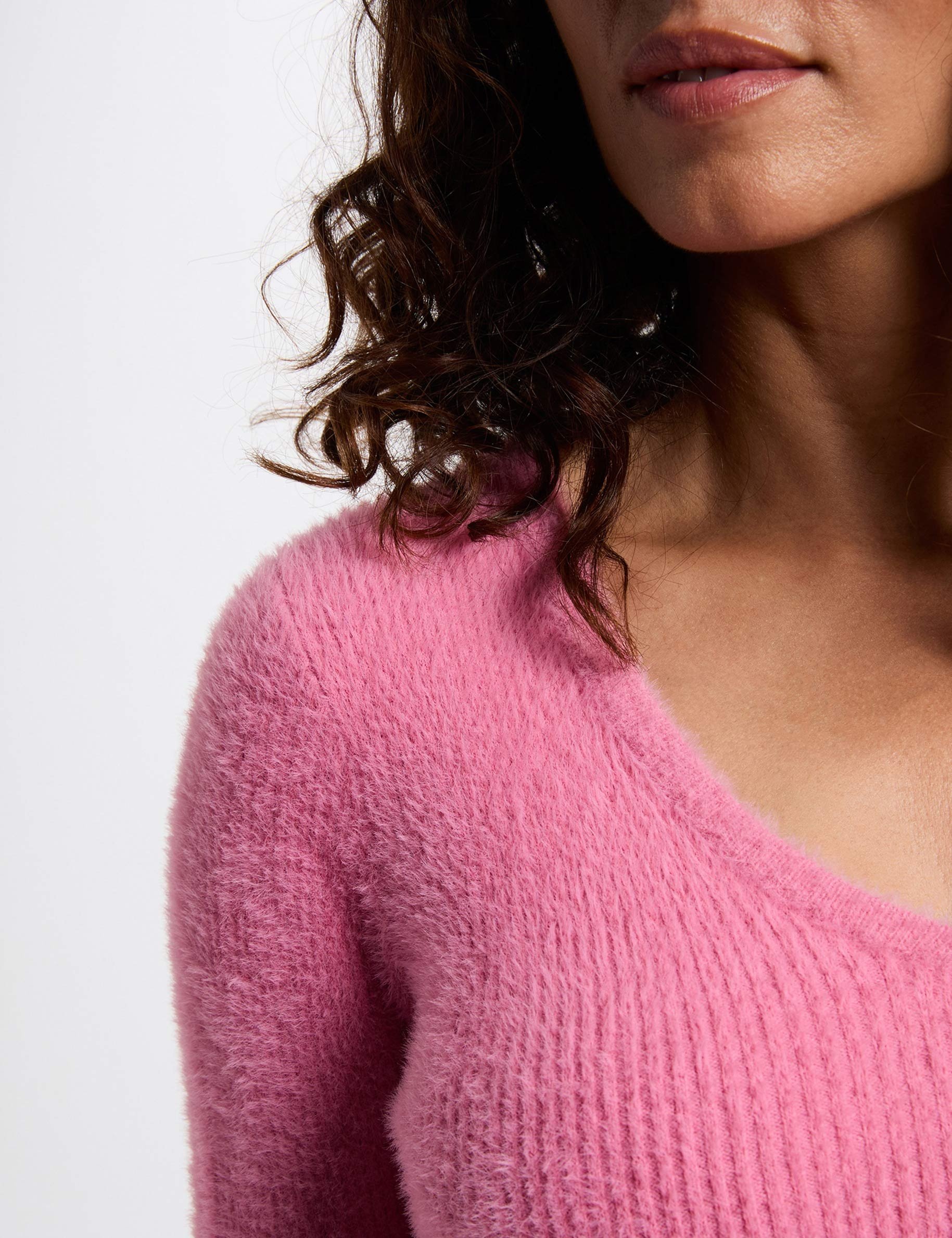 Long-sleeved jumper with fluffy knit pink women
