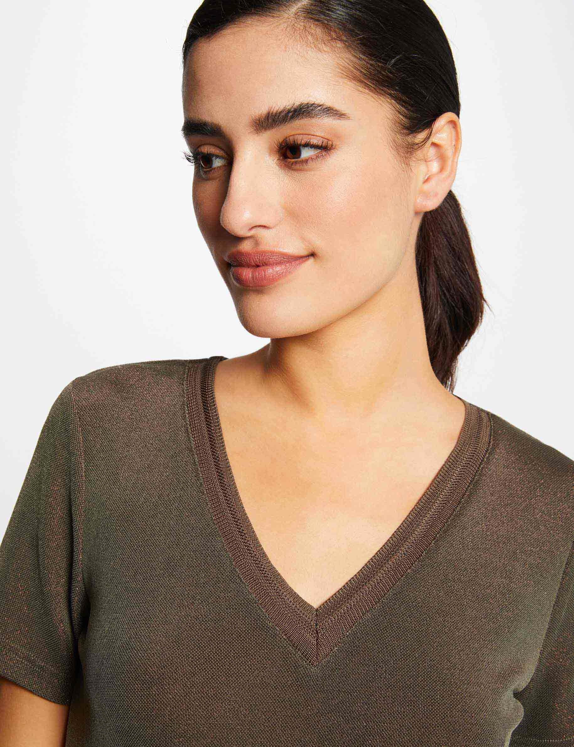 Short-sleeved t-shirt with V-neck taupe ladies'