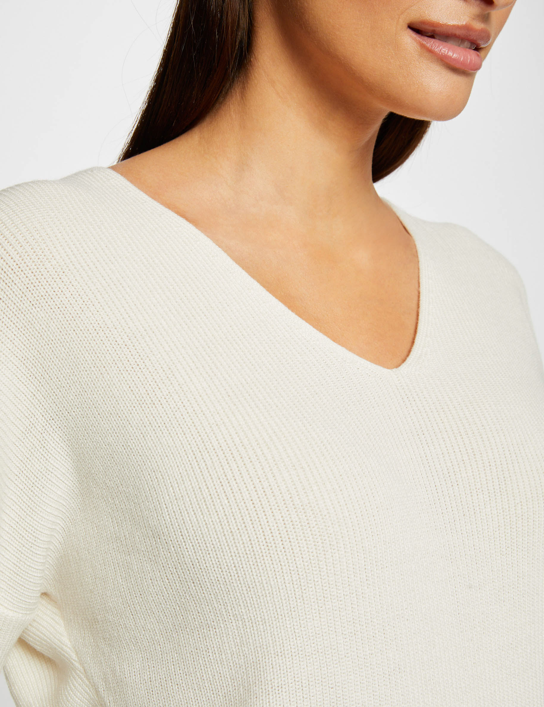 Long-sleeved jumper with V-neck ladies' Long-sleeved jumper with V-neck ladies'