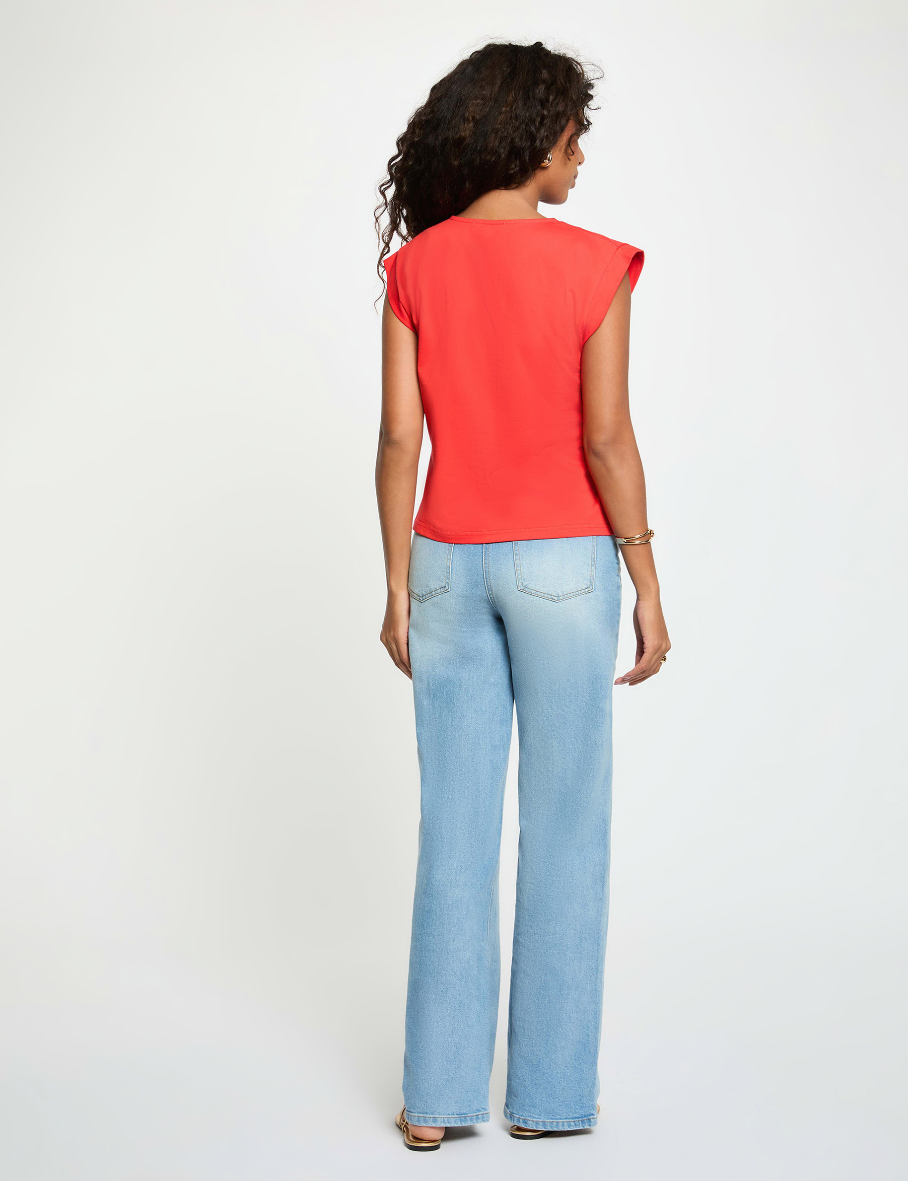 V-neck short-sleeve t-shirt bright red women