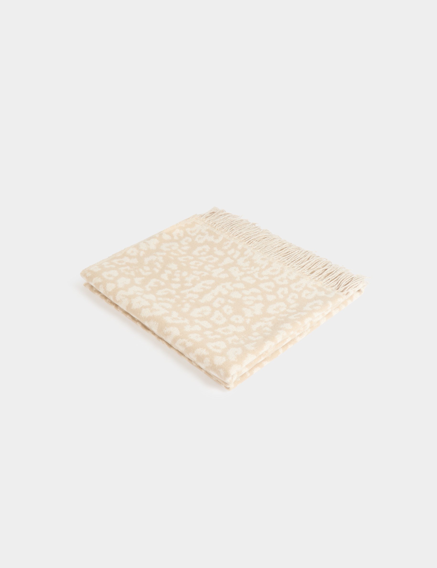 scarf with leopard print ivory women Scarf with leopard print ivory women