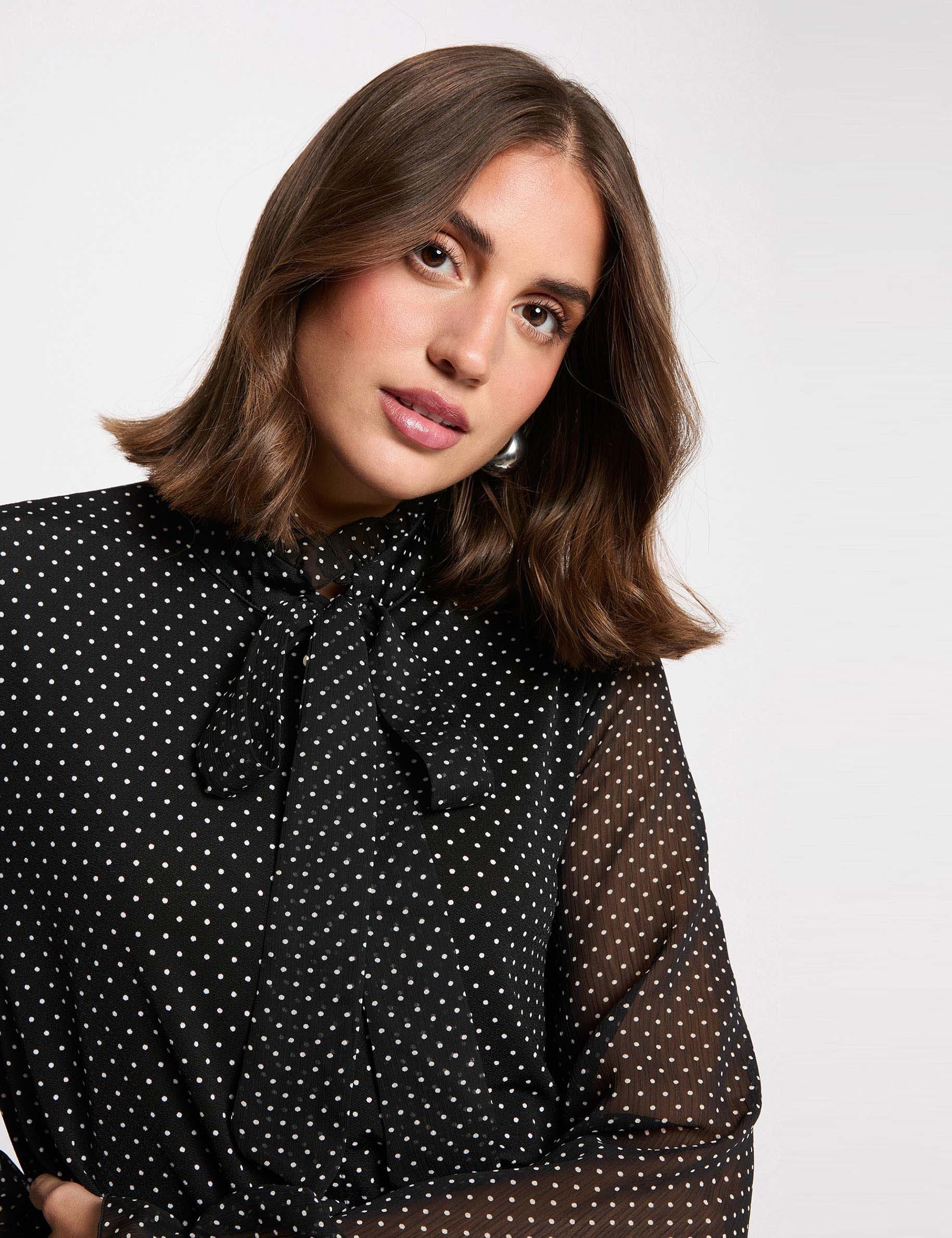 T-shirt with tie neck black women
