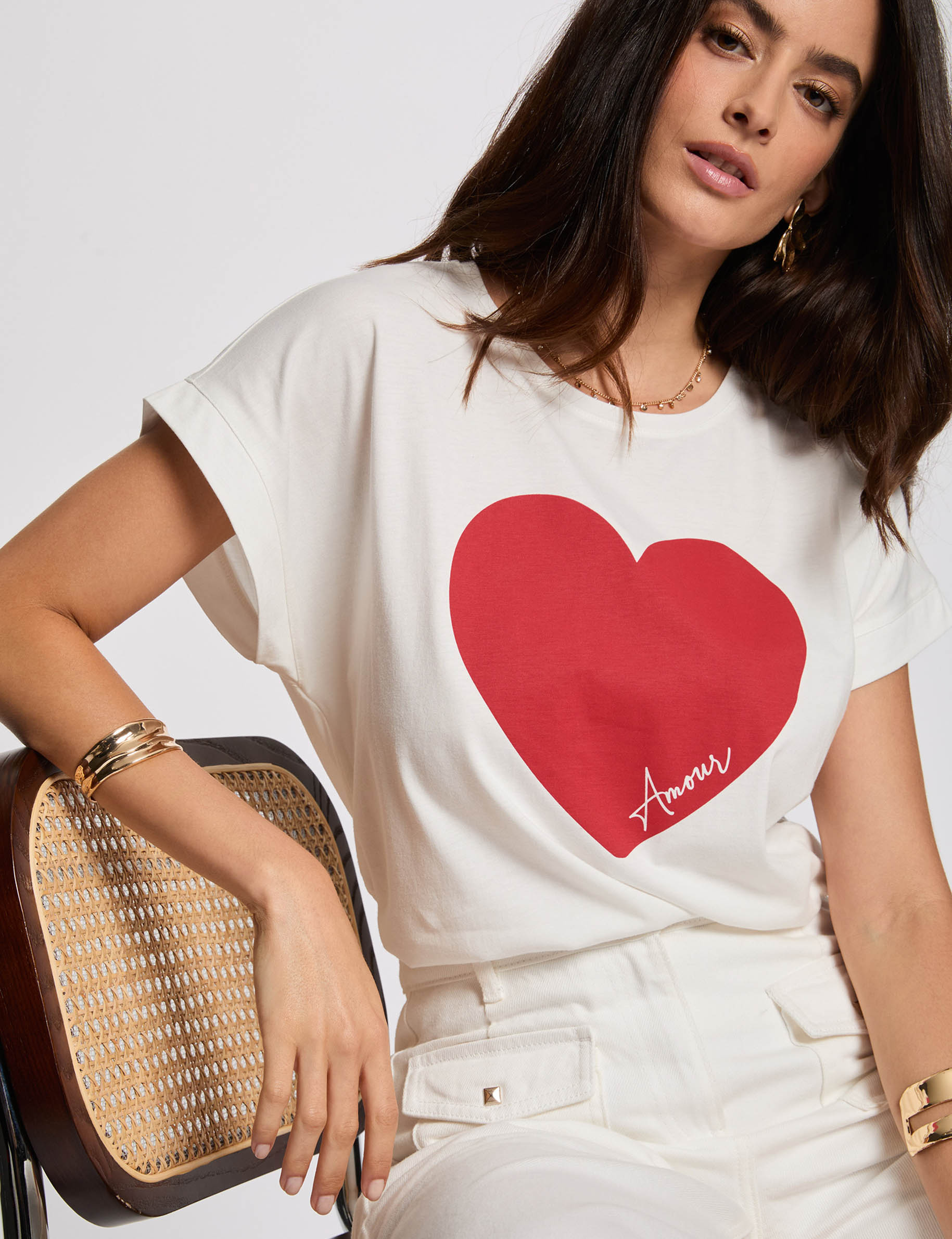 straight t shirt with text white women Straight t-shirt with text white women