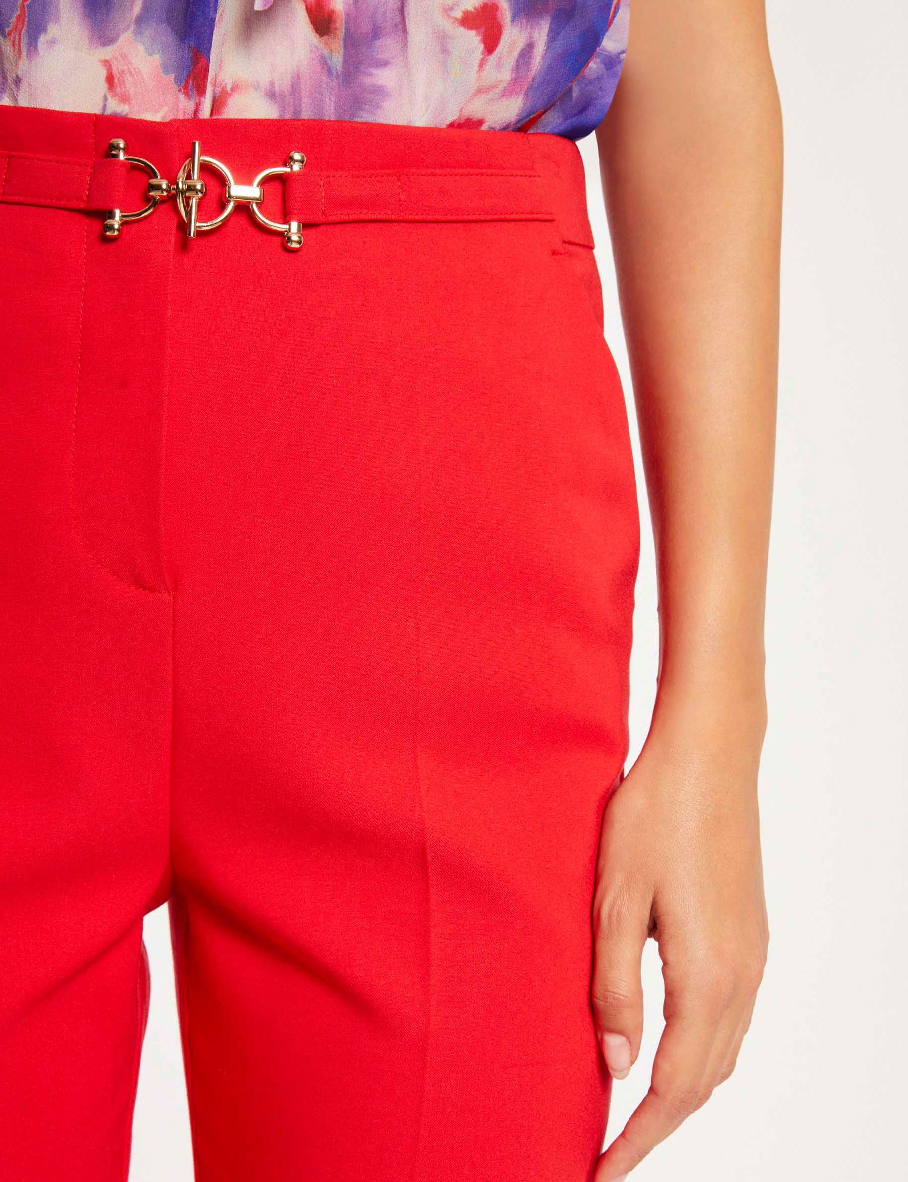 Fitted city trousers buckle and darts red ladies'
