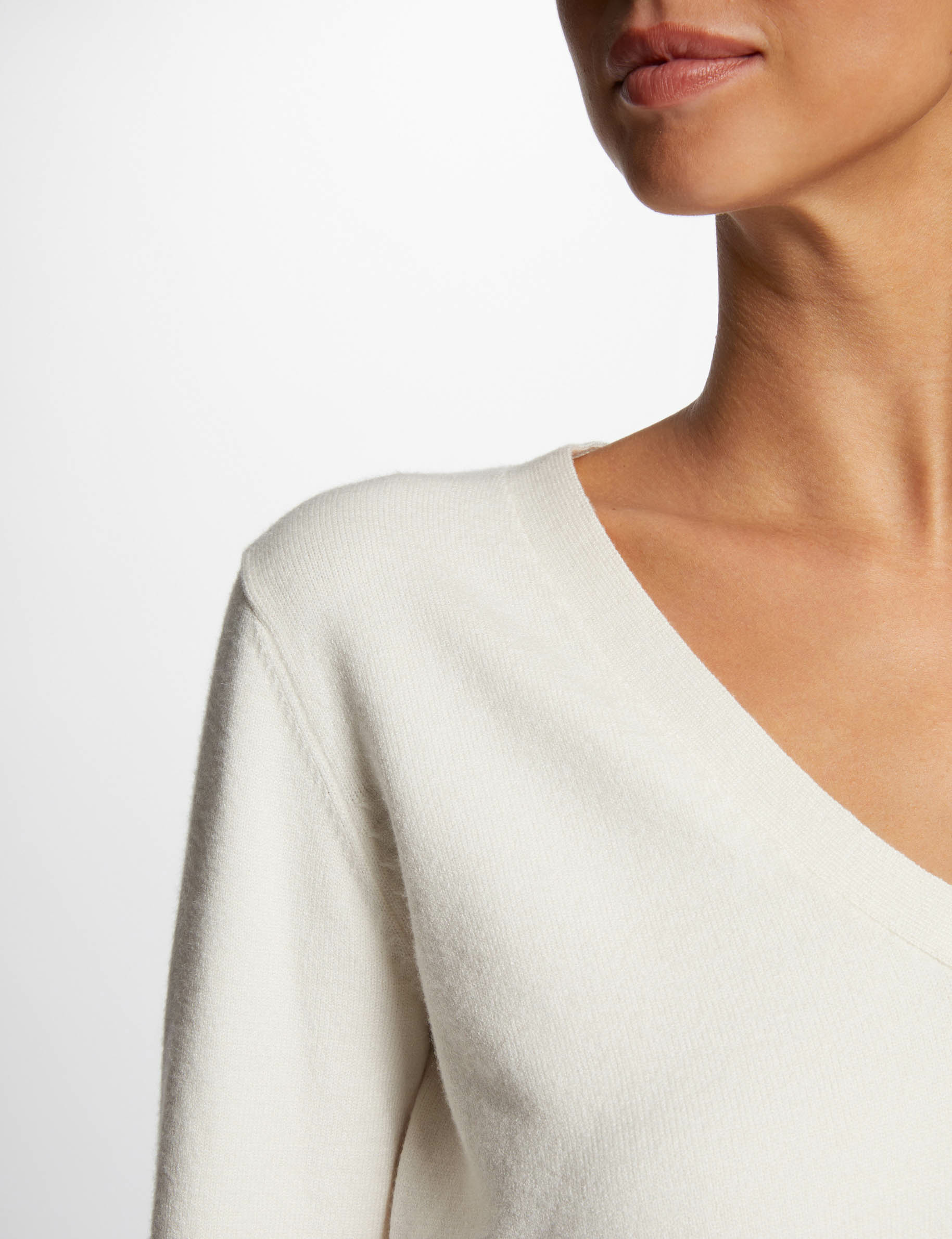 Long sleeved jumper V neck ivory women Morgan