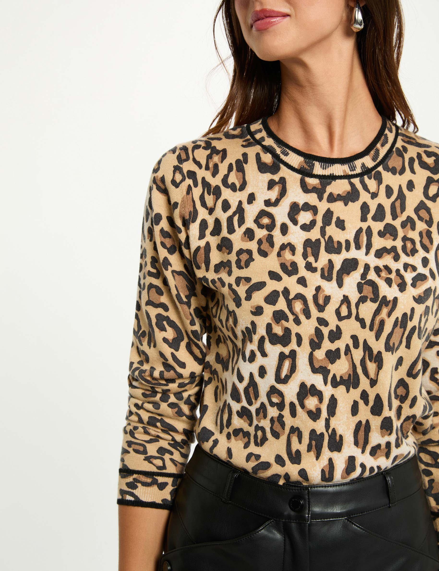 Fitted printed sweater sand women