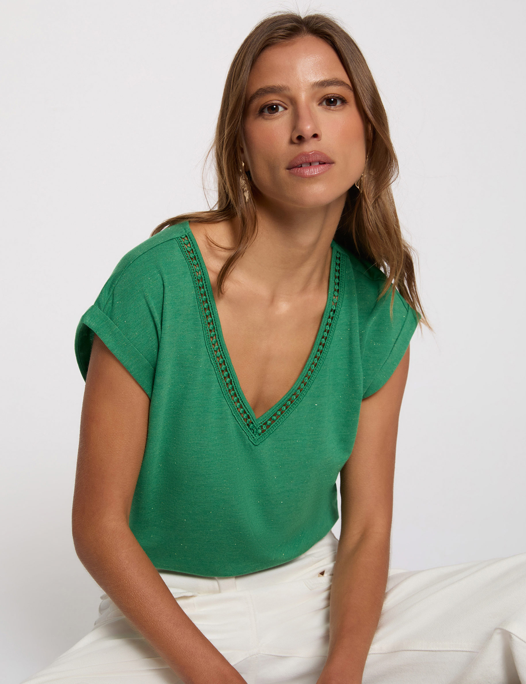 Shiny v-neck t-shirt meadow green women