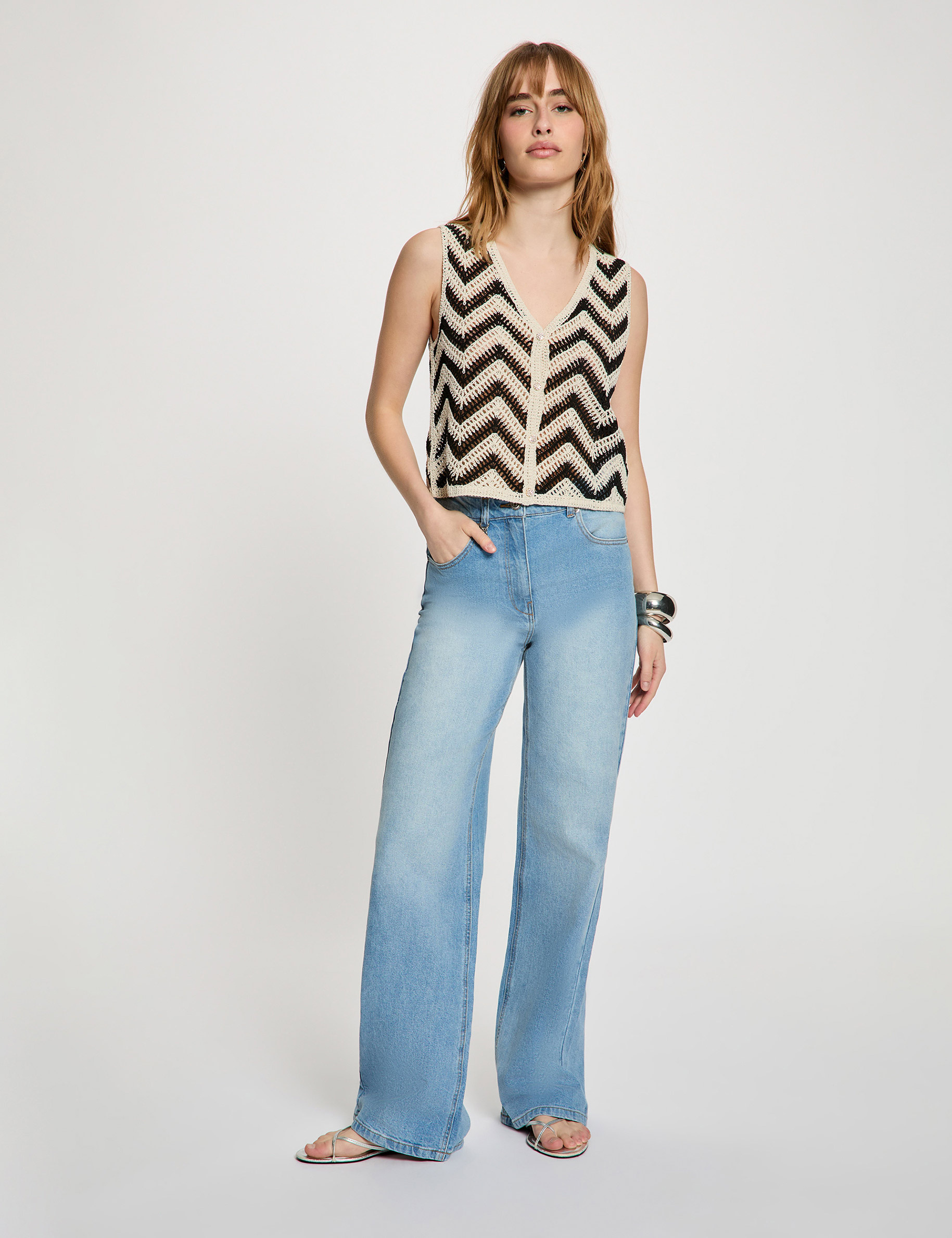Sleeveless V-neck cardigan black women