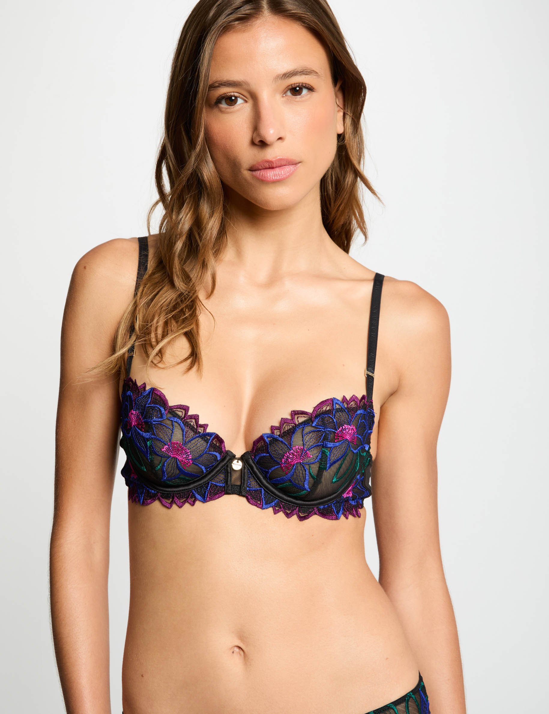 Soutien-gorge à armatures noir femme
