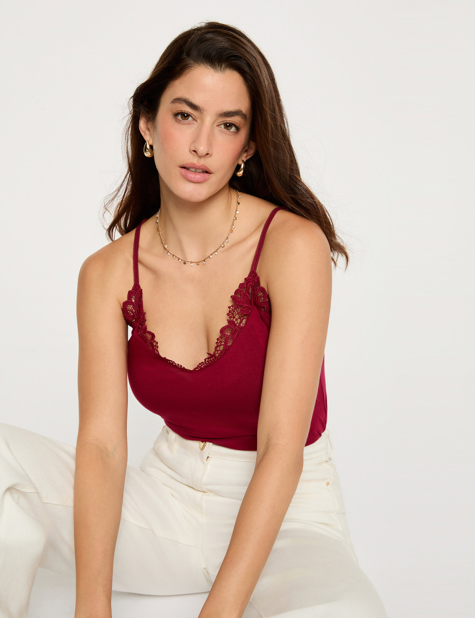 Lace-trimmed V-neck camisole bordeaux women