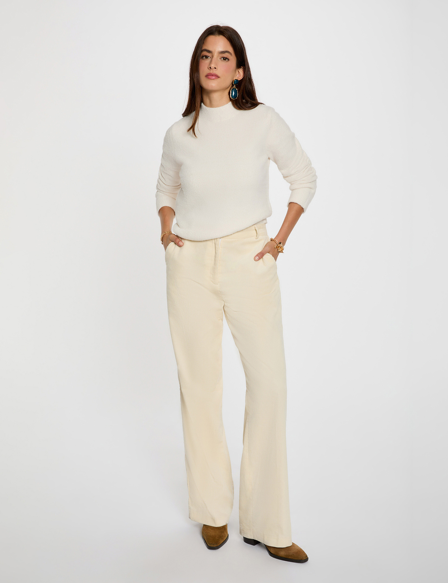 Pull col montant ajusté ivoire femme