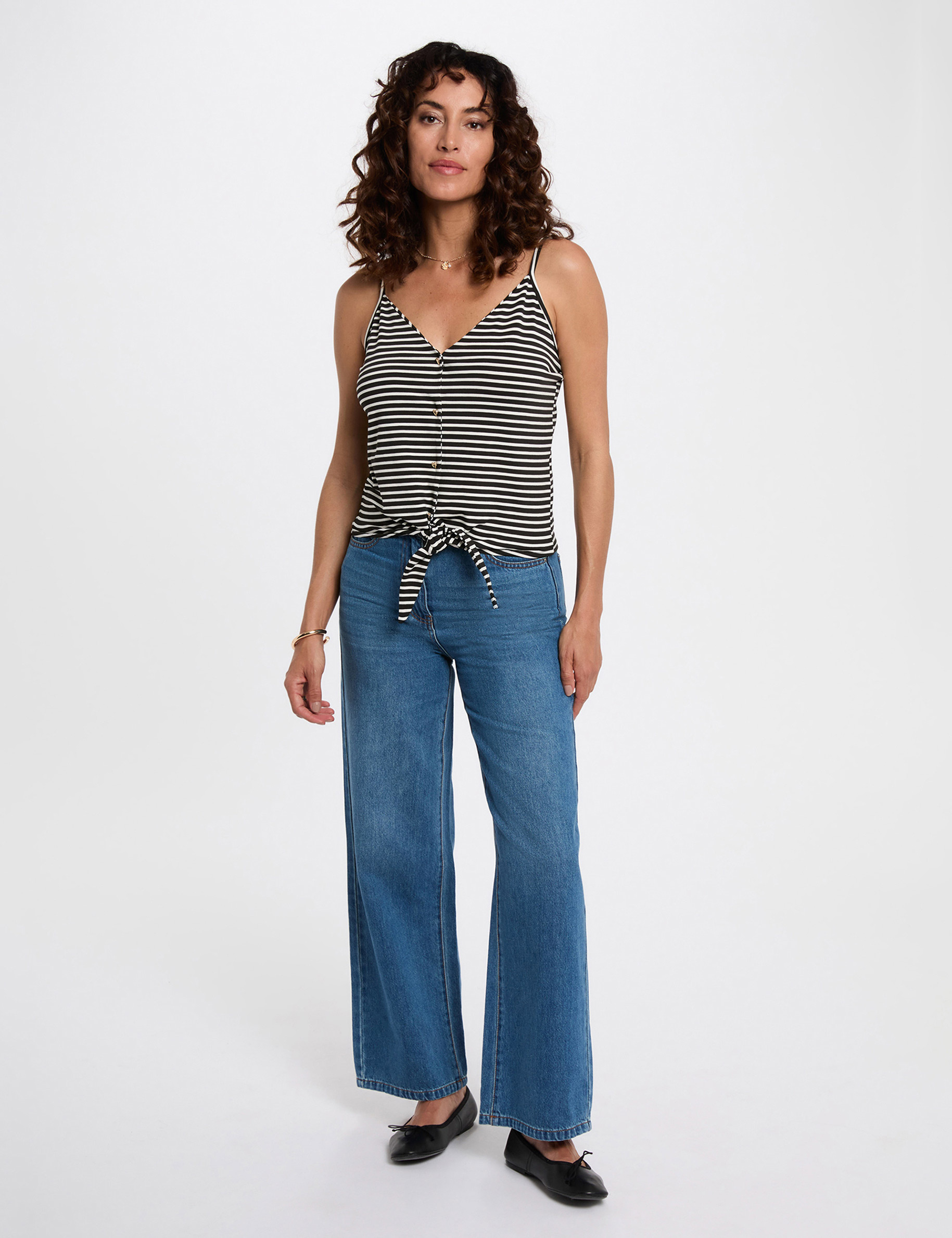 Cropped V-neck tank top black women