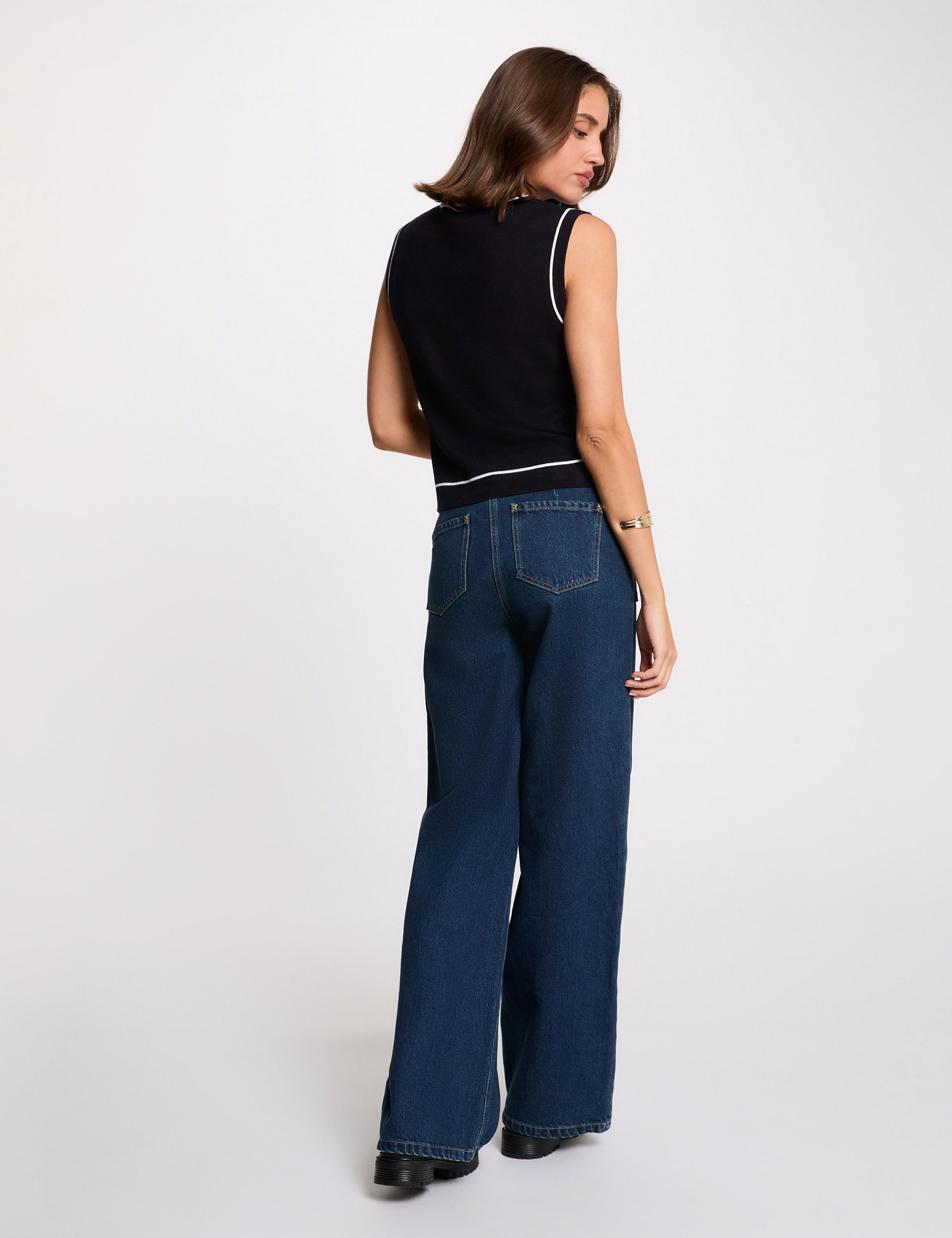 Sleeveless V-neck sweater navy blue women