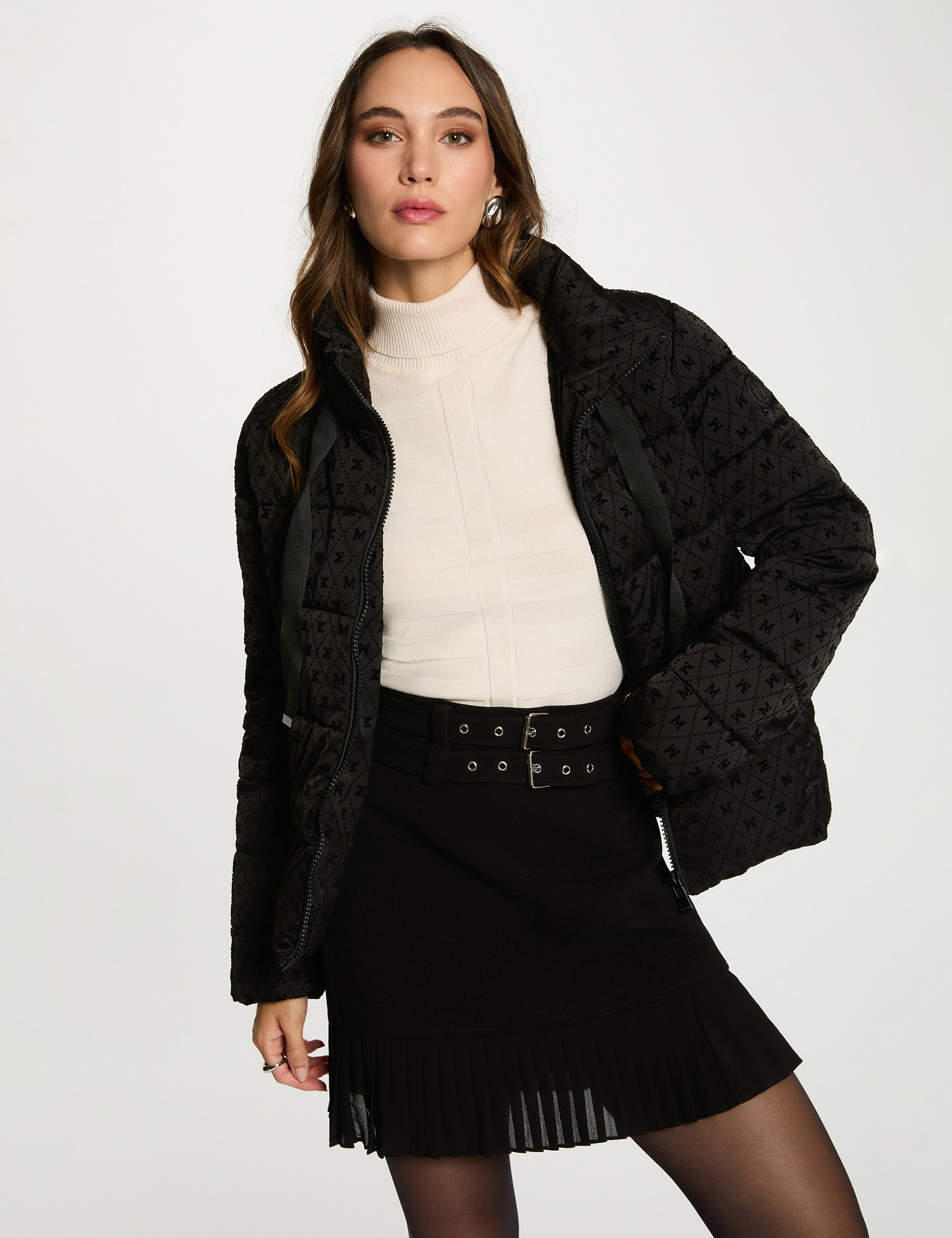 short puffer jacket with high neck black women Short puffer jacket with high neck black women