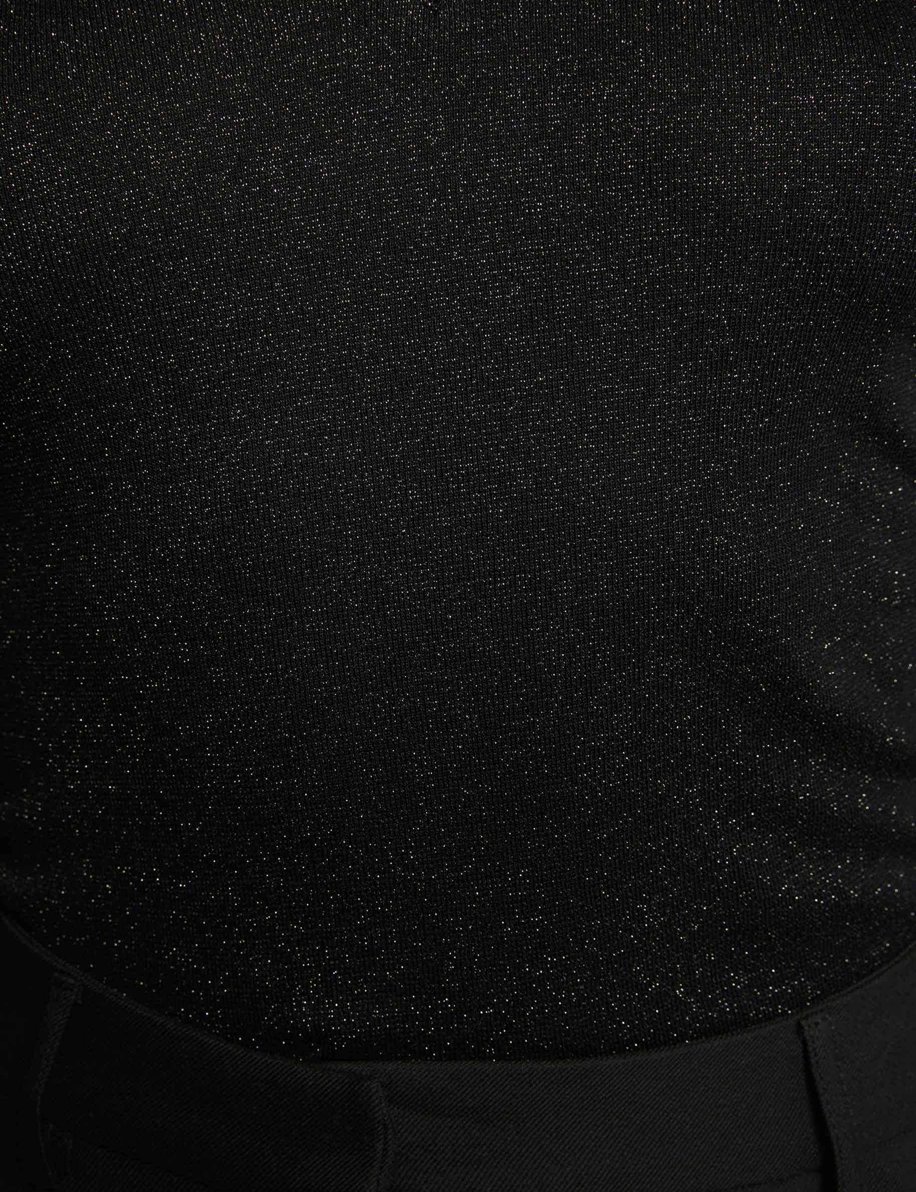 fitted v neck t shirt black women null