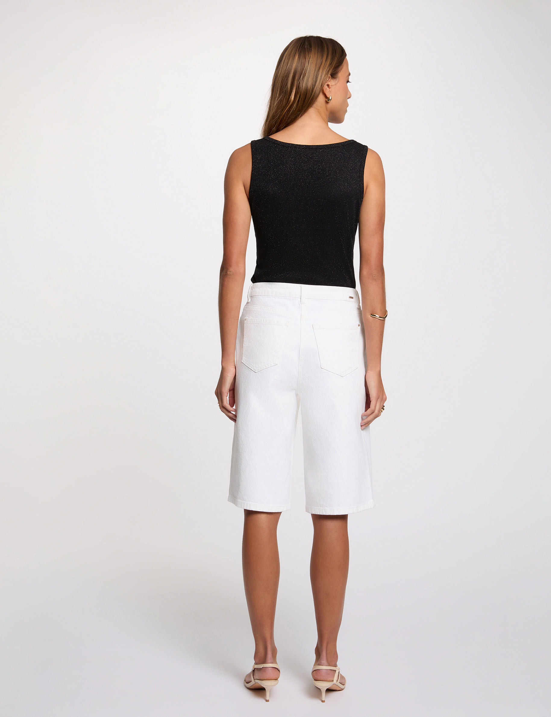 Fitted v-neck tank top black women