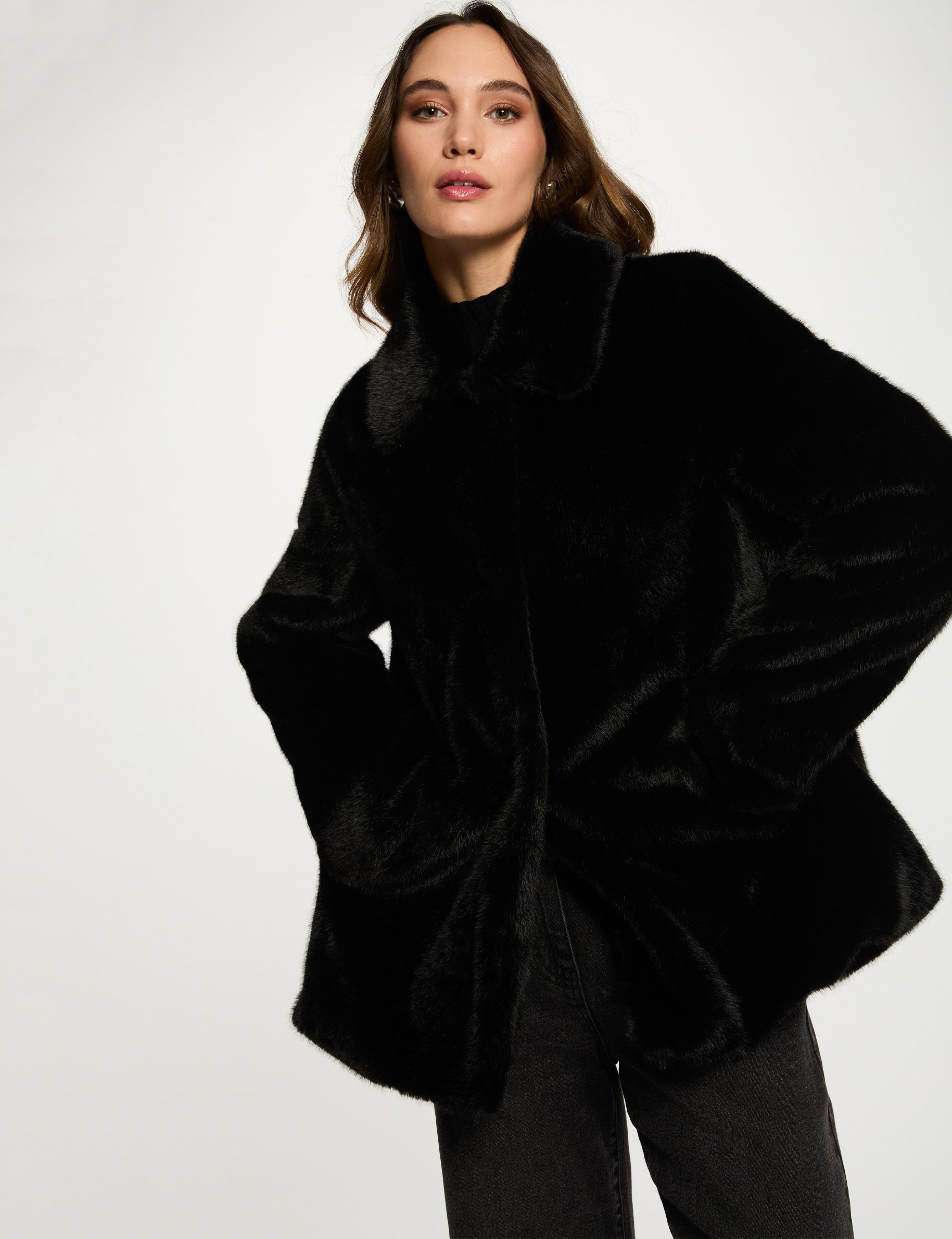 manteau droit fausse fourrure noir femme Manteau droit fausse fourrure noir femme