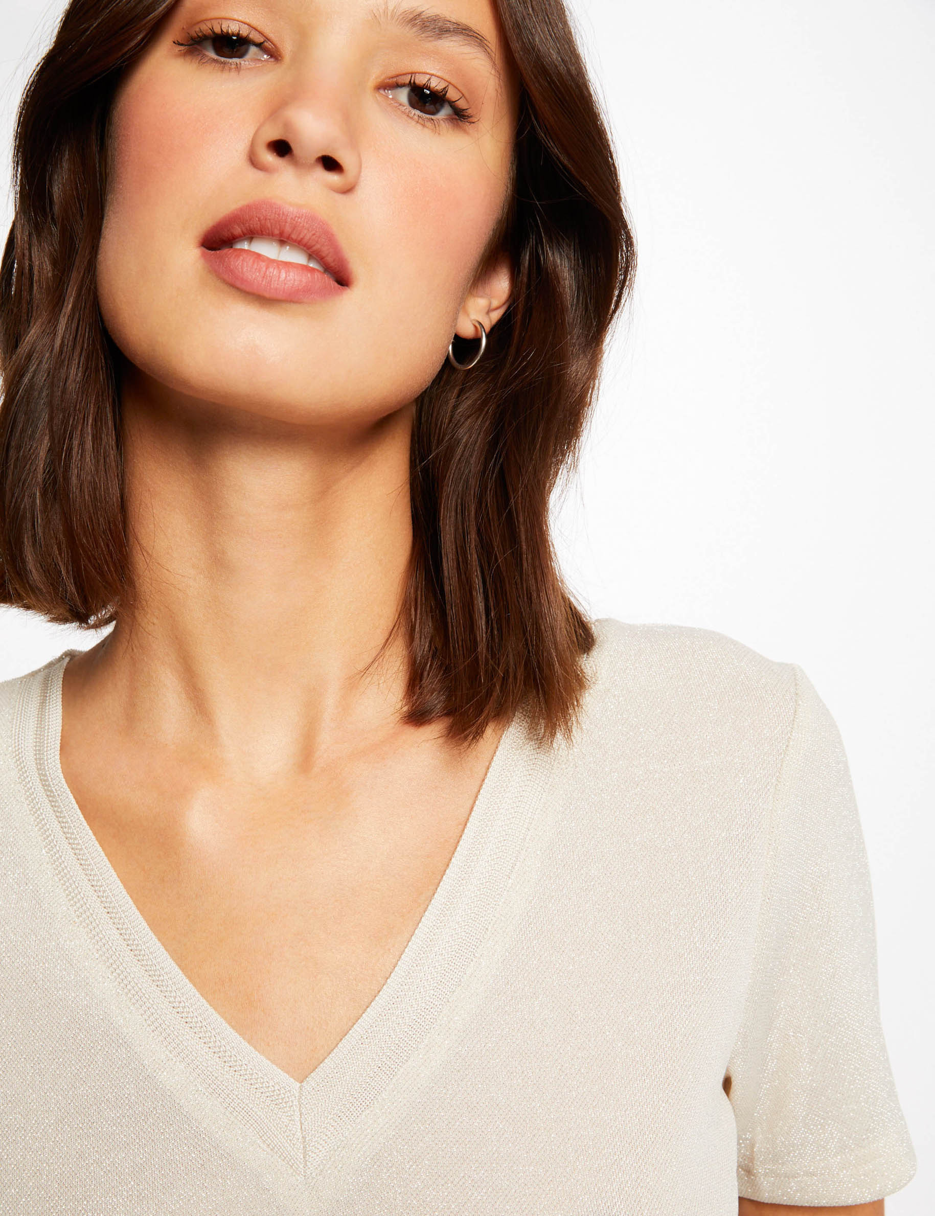 short sleeved t shirt with v neck ivory women Short-sleeved t-shirt with V-neck ivory women