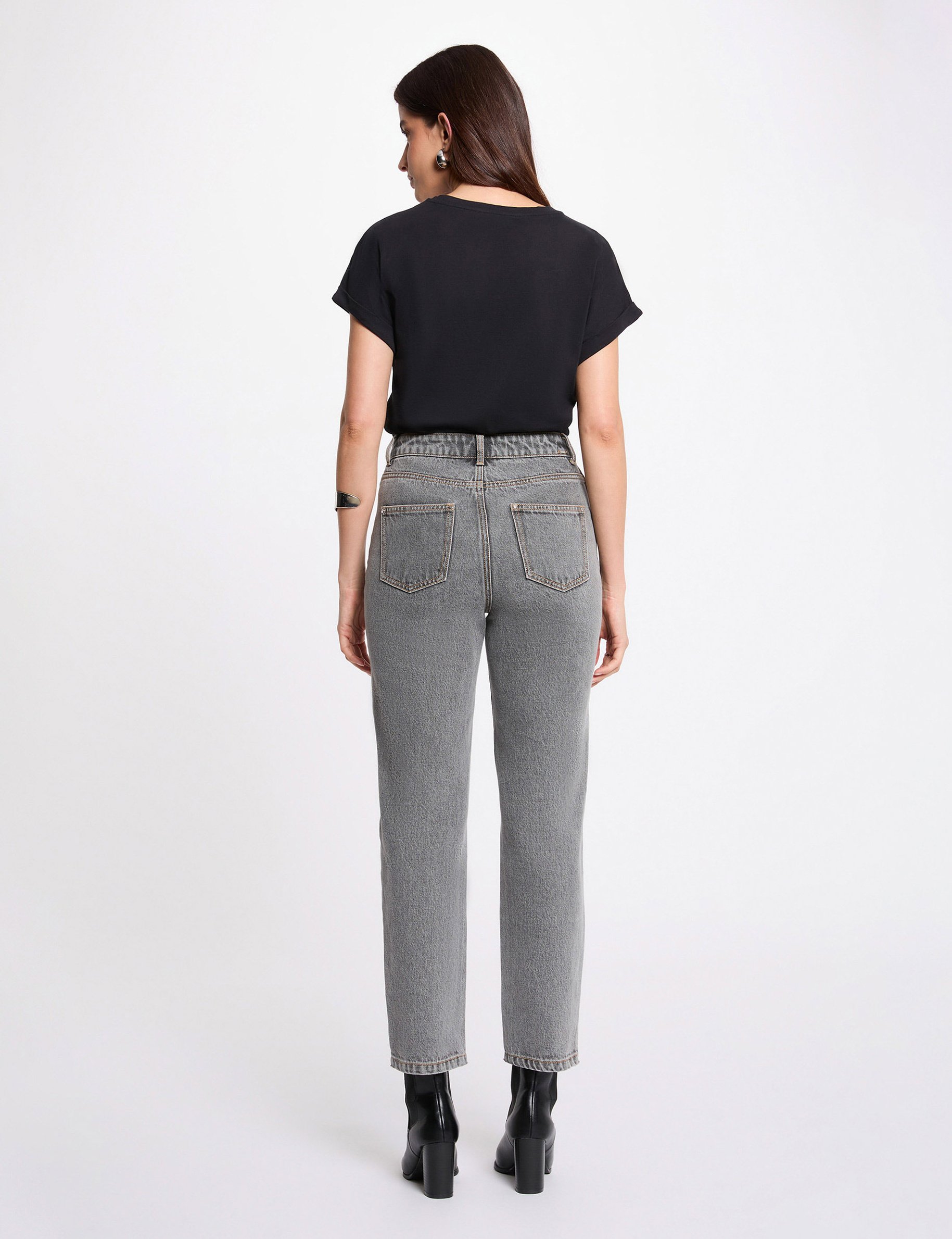 T-shirt with embroidered sleeves black women