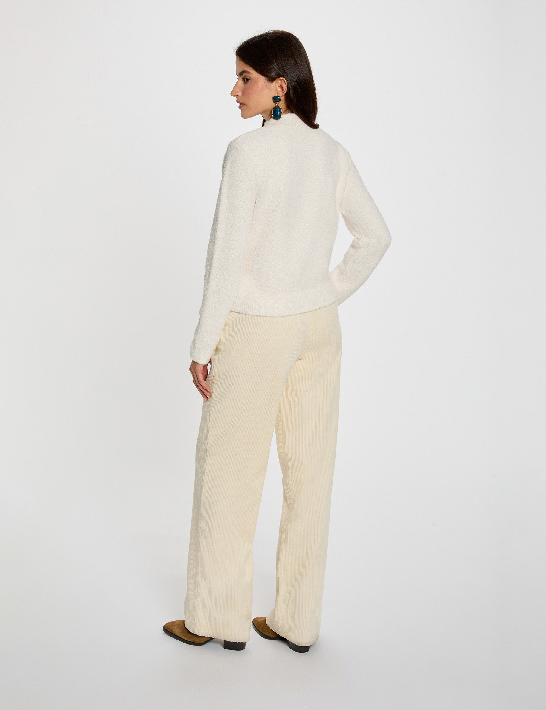 Pull col montant ajusté ivoire femme