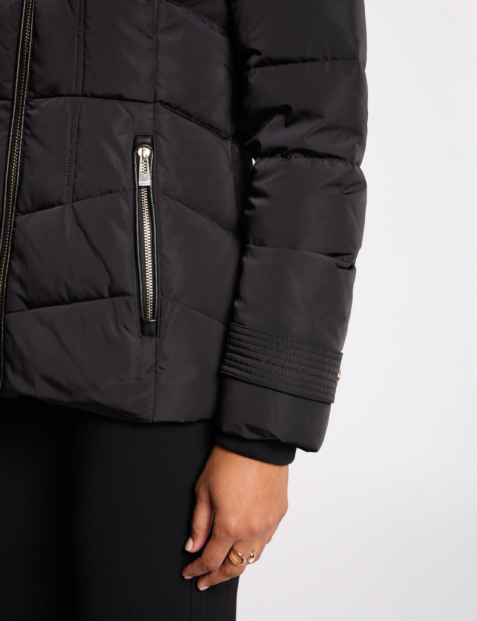 fitted short puffer jacket black women Fitted short puffer jacket black women