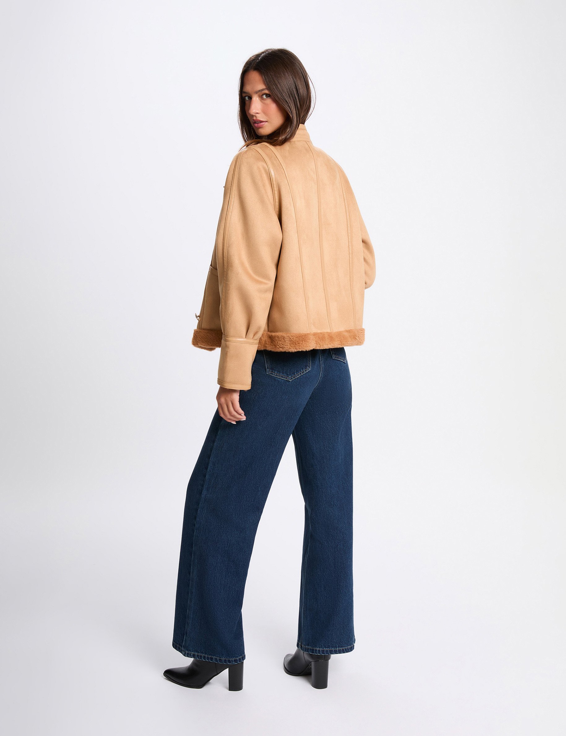 Short shearling jacket cognac brown women