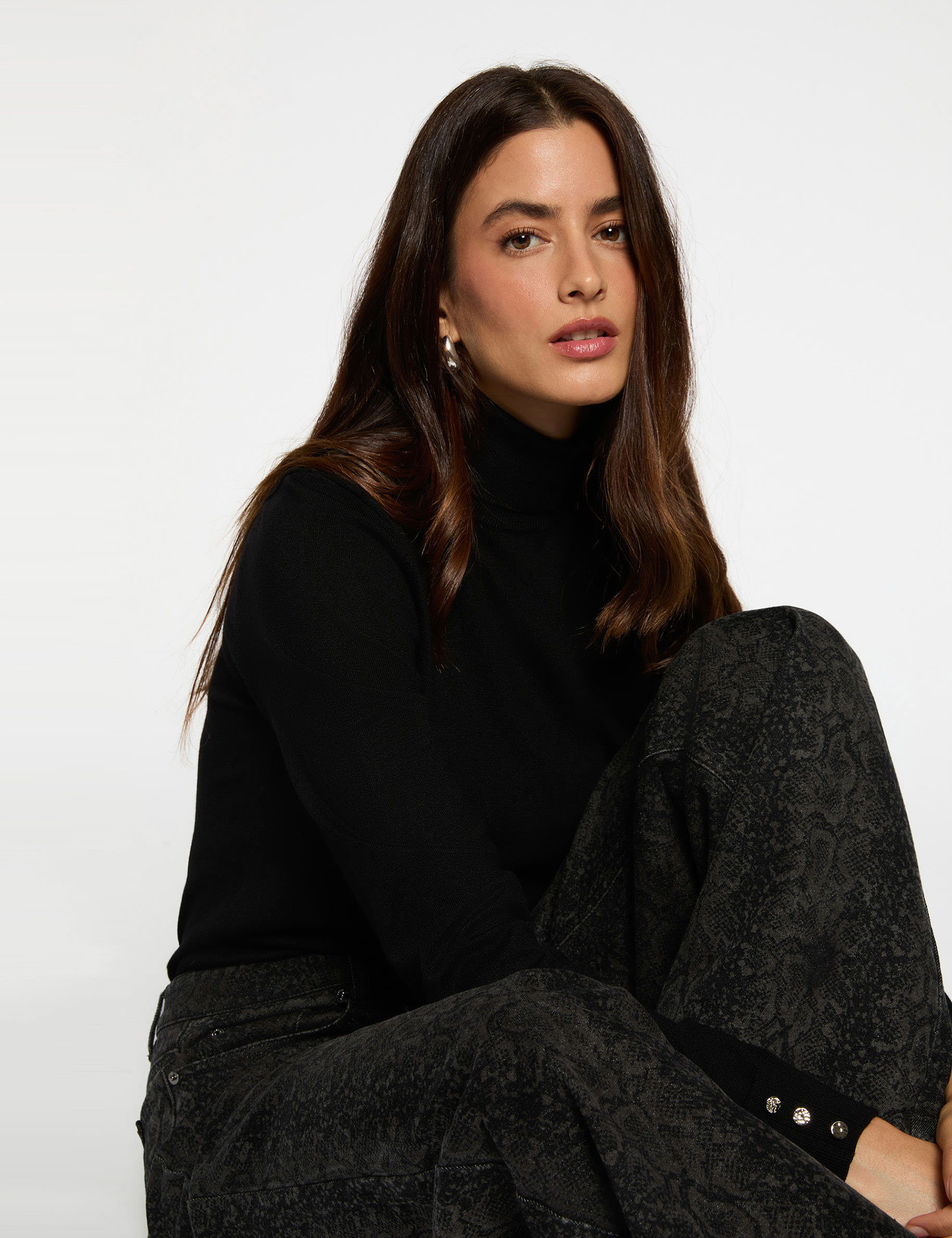 High neck sweater black women