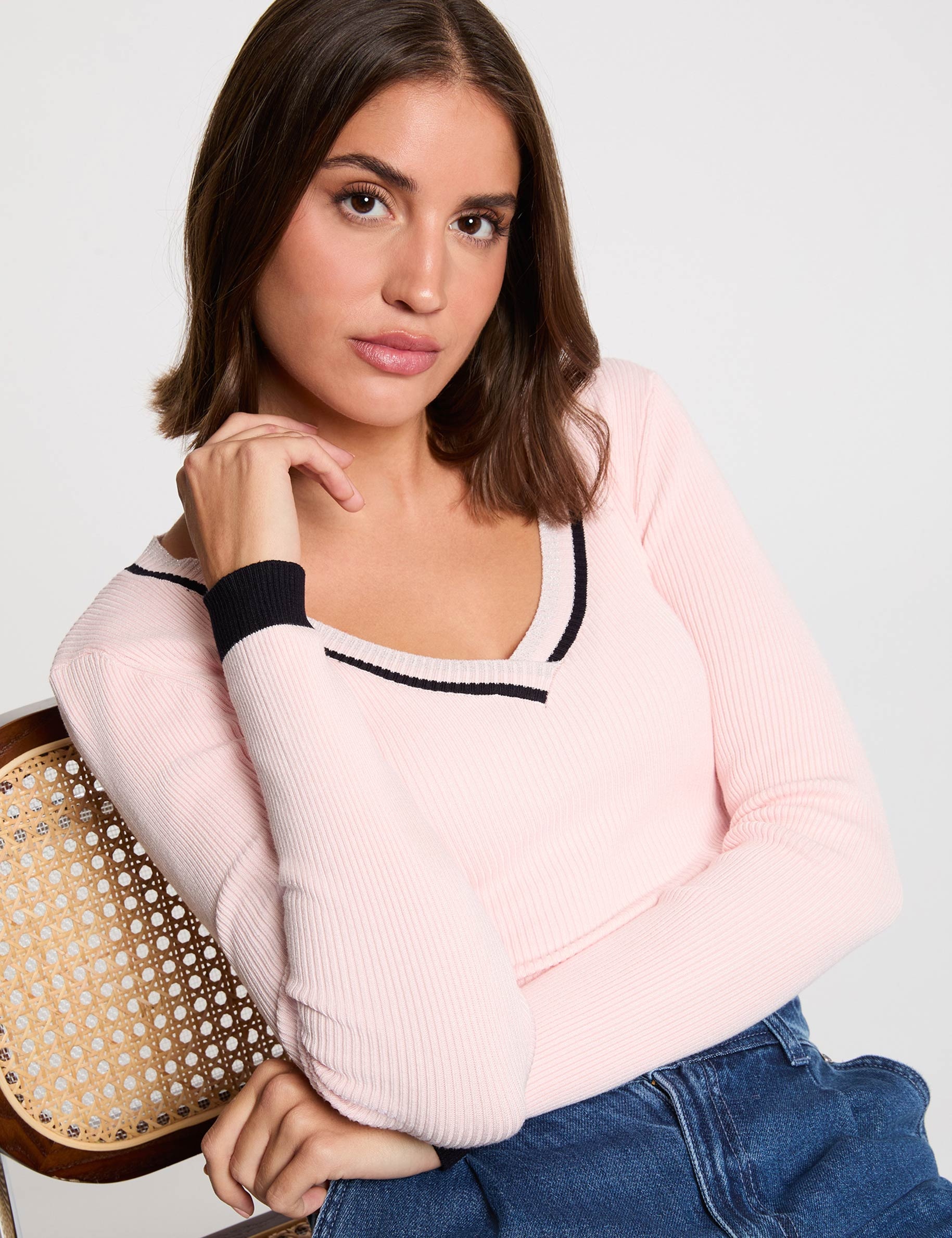 Long-sleeved jumper with V-neck light pink women