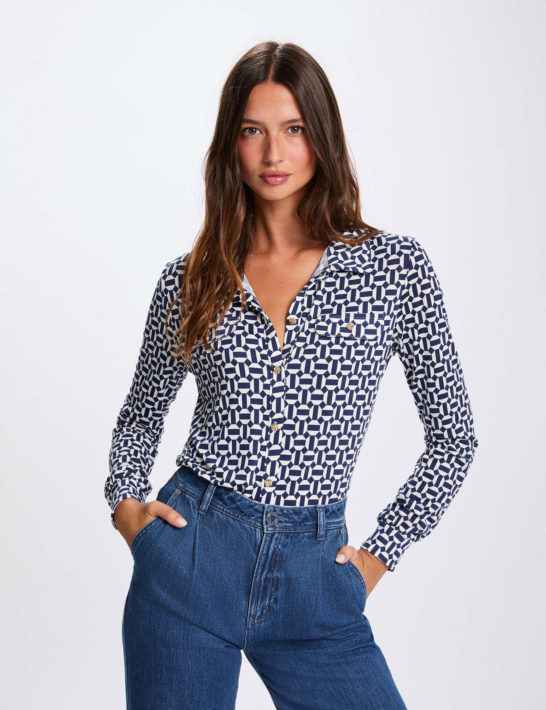 T-shirt with a turned-up collar white women